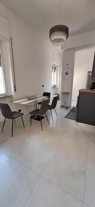 Faby & Fra Apartments Ливорно Экстерьер фото