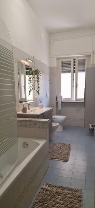 Faby & Fra Apartments Ливорно Экстерьер фото